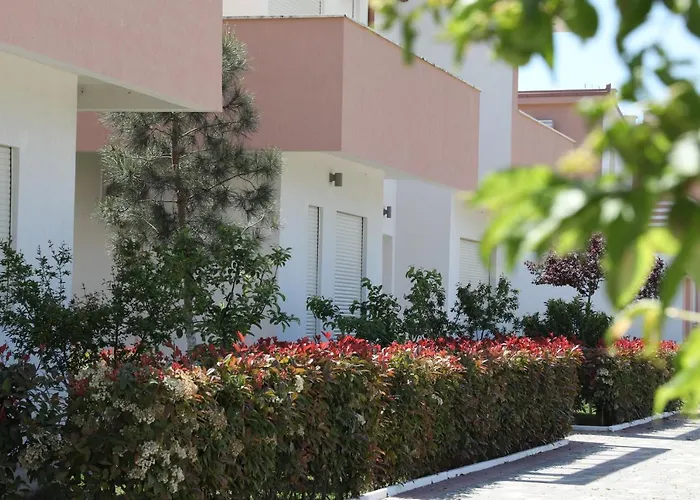 Tea Residence, Gjiri I Lalzit Daire