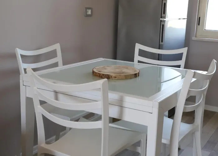 Tea Residence, Gjiri I Lalzit Daire Dıraç