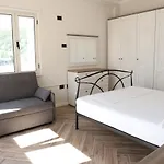 Tea Residence, Gjiri I Lalzit *