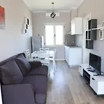 Tea Residence, Gjiri I Lalzit *