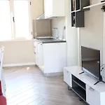 Tea Residence, Gjiri I Lalzit Apartment *