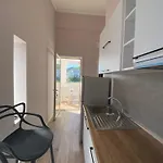 Tea Residence, Gjiri I Lalzit *