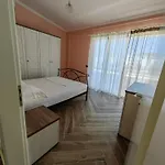 Tea Residence, Gjiri I Lalzit Apartment