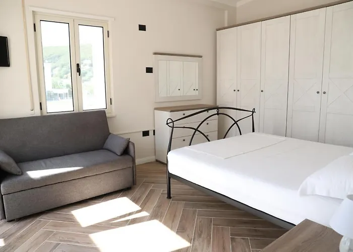 Tea Residence, Gjiri I Lalzit *