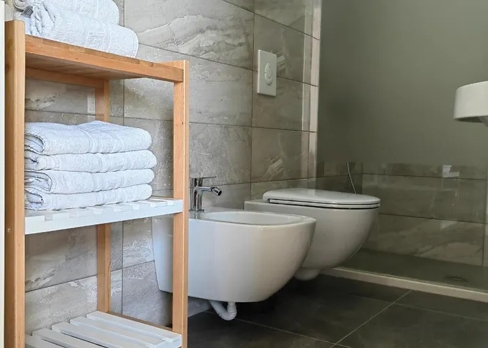 Tea Residence, Gjiri I Lalzit