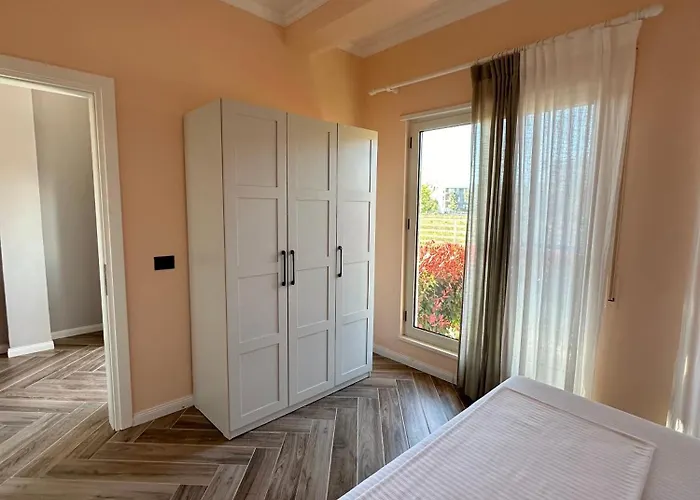 Tea Residence, Gjiri I Lalzit