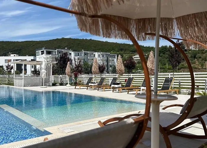 Tea Residence, Gjiri I Lalzit *